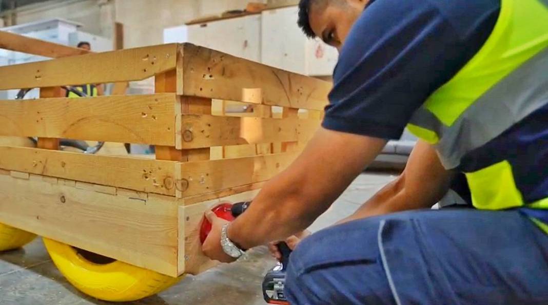 İETT'den çocuklara armağan: Eski otobüs malzemeleriyle oyun parkı yaptılar 4